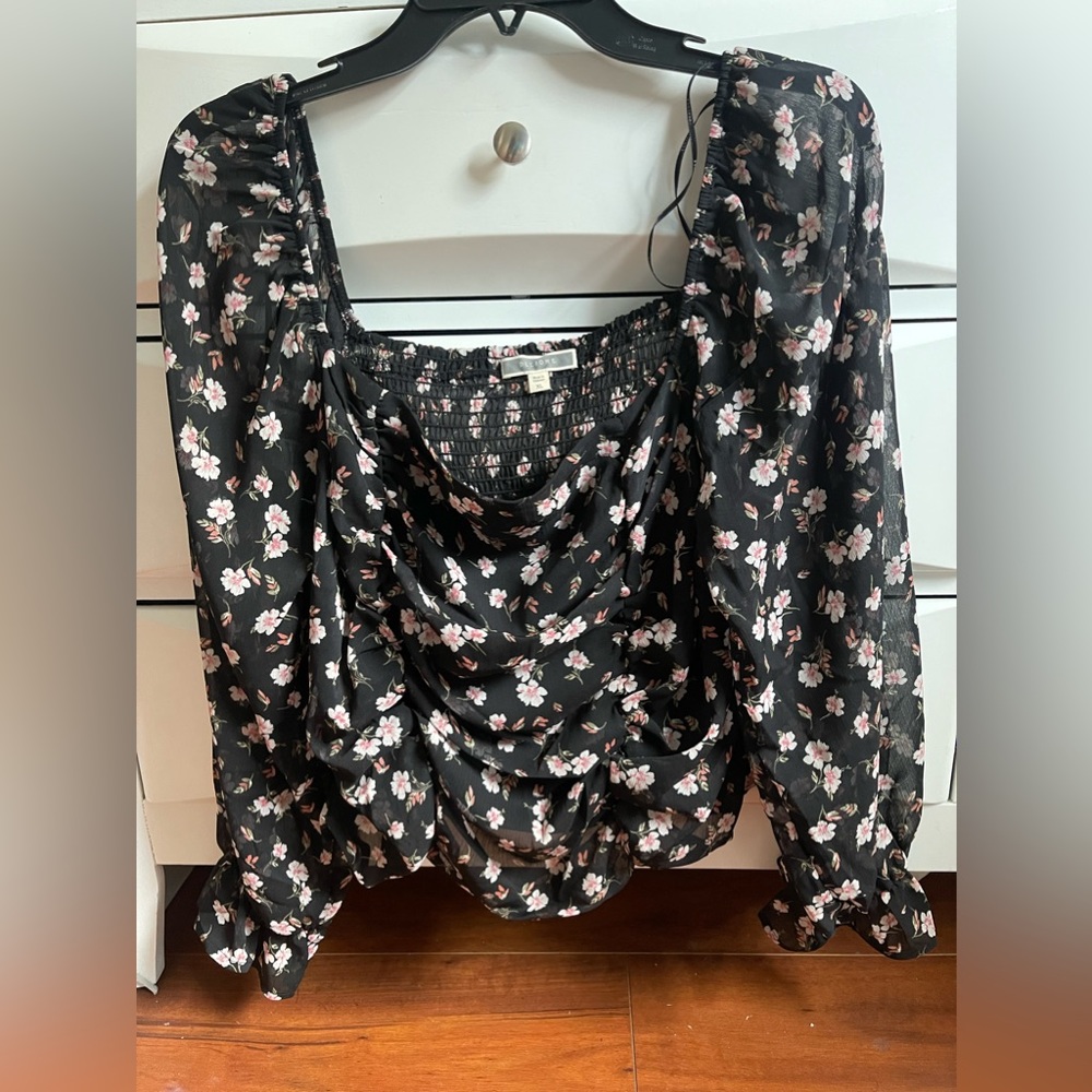 Long Sleeve Floral Ruched Top